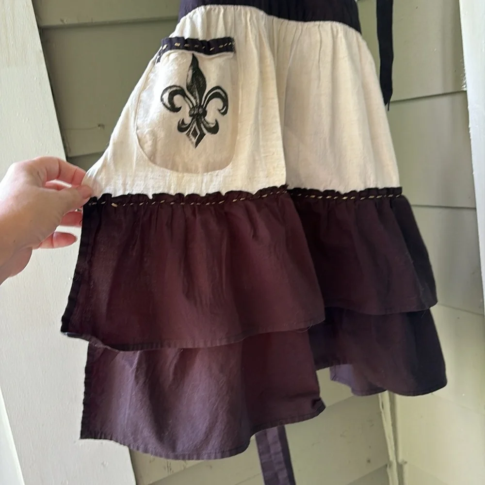 Sur La Table Cream and Black Orleans Cotton Apron. Never used- been in a drawer.